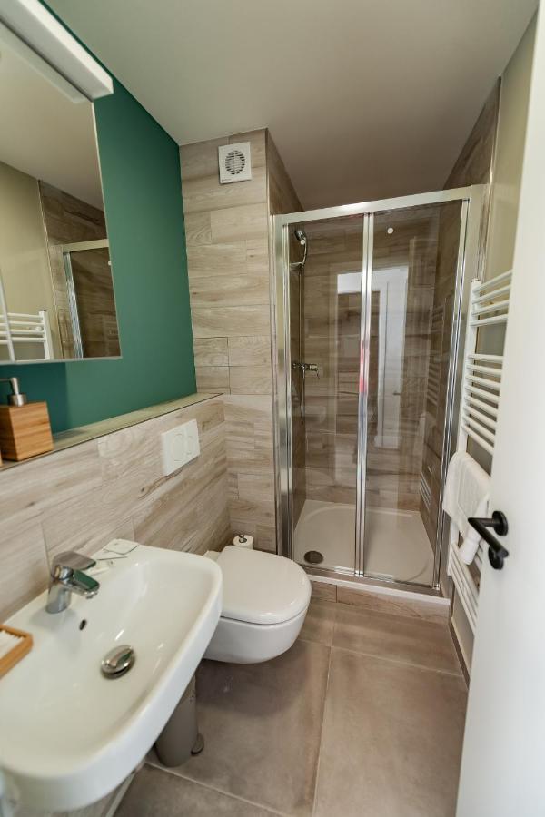 Apartments 4U: Kampus Upstairs Hradec Králové Buitenkant foto