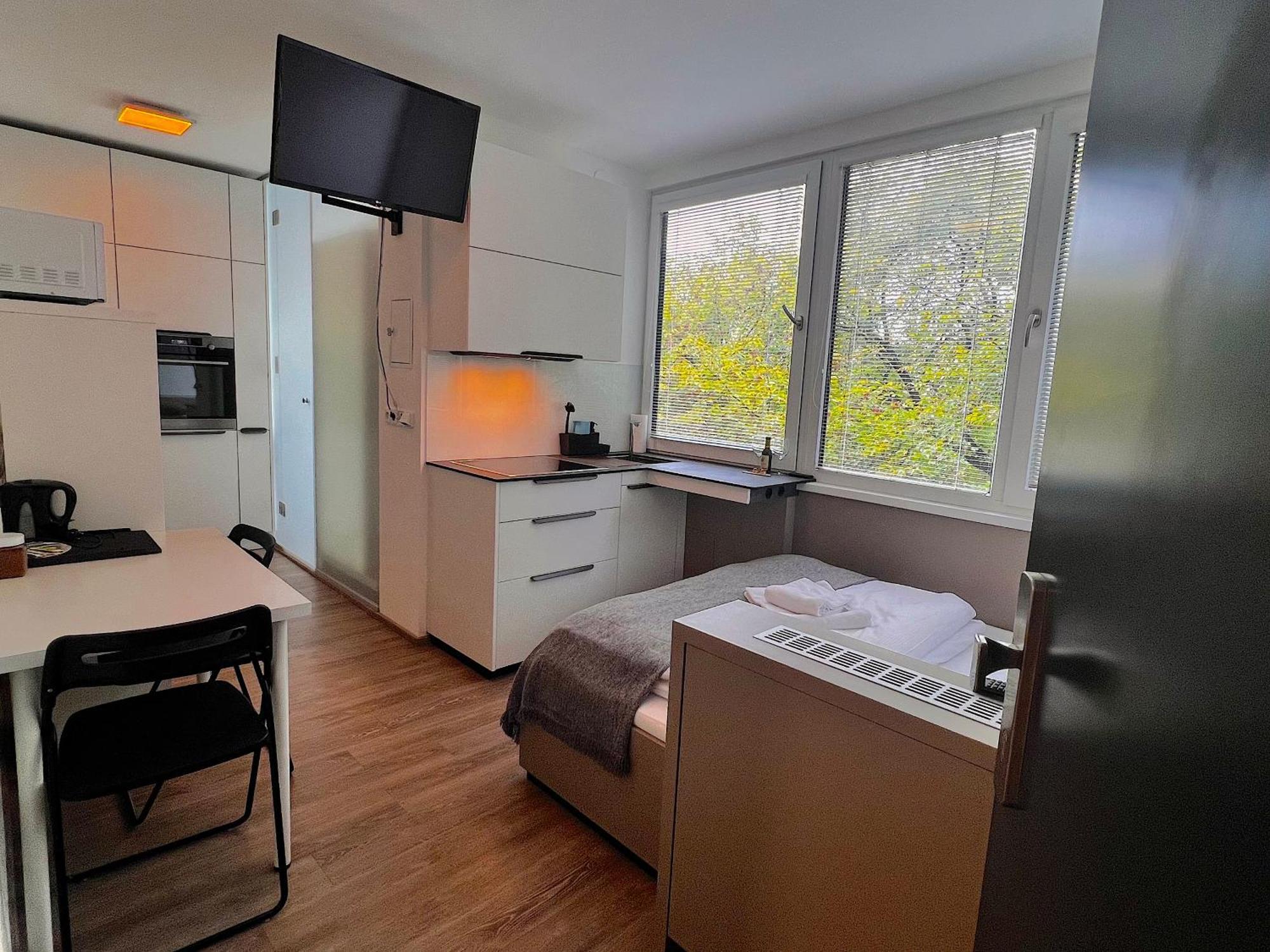 Apartments 4U: Kampus Upstairs Hradec Králové Buitenkant foto